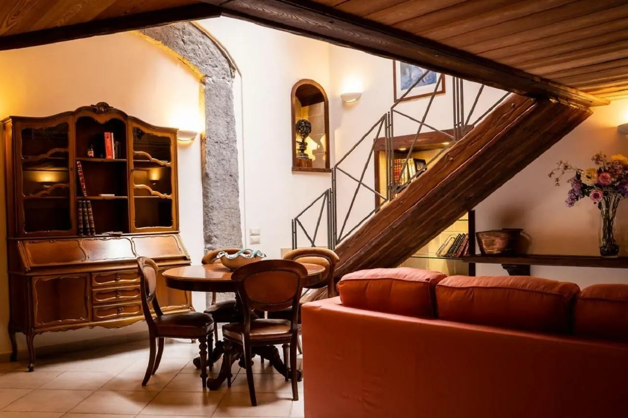 Suite Piazza Del Gesu By Domusextra Naples Italy