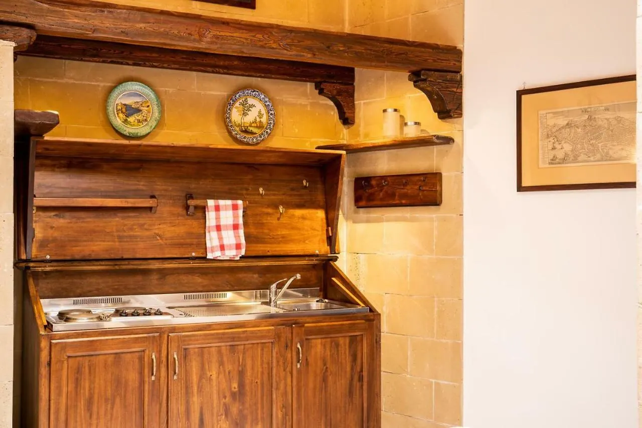 Apartment Suite Piazza Del Gesu By Domusextra Neapel Italien
