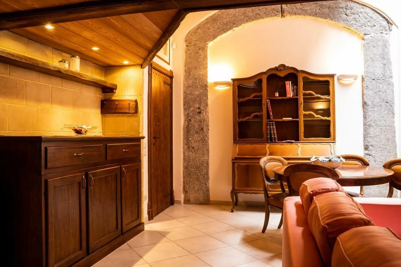 Suite Piazza Del Gesu By Domusextra Naples Italy
