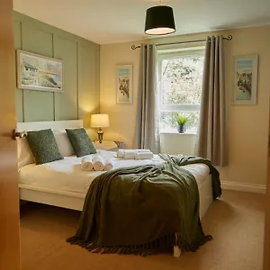 apt-stylish-2-bedroom-with-free-parking.yorkshirehotels.net/