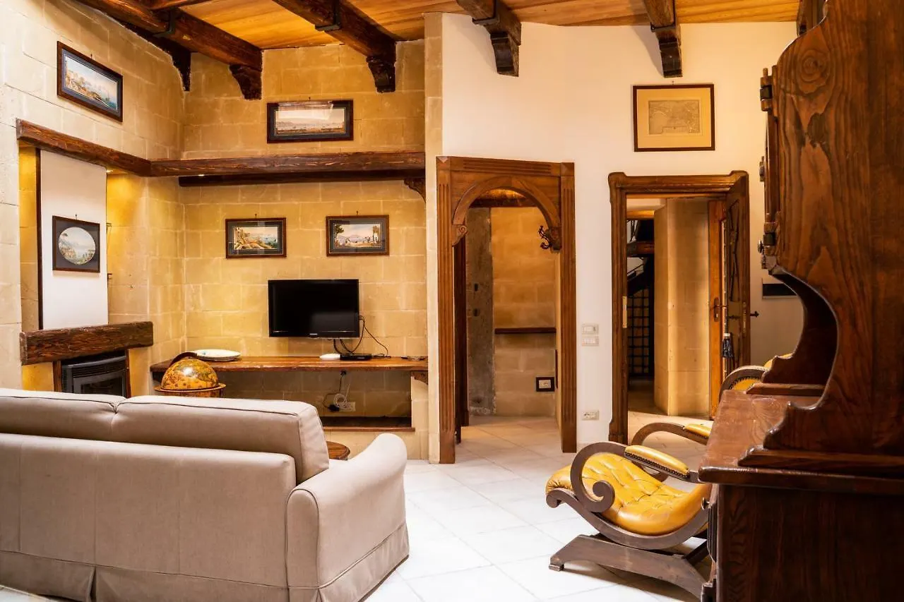 Apartment Suite Piazza Del Gesu By Domusextra Naples Italy