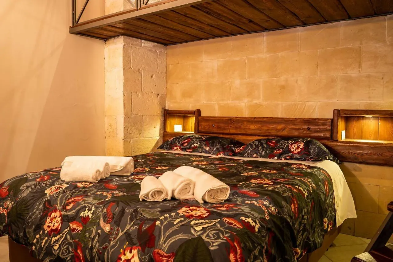 Apartment Suite Piazza Del Gesu By Domusextra Naples